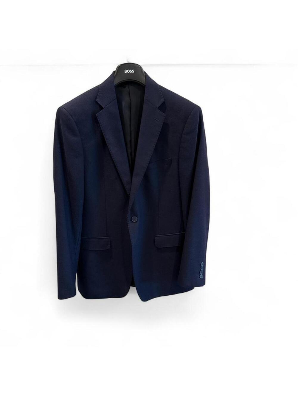 Men’s Calvin Klein navy blazer. In like new condition.  Size 40R